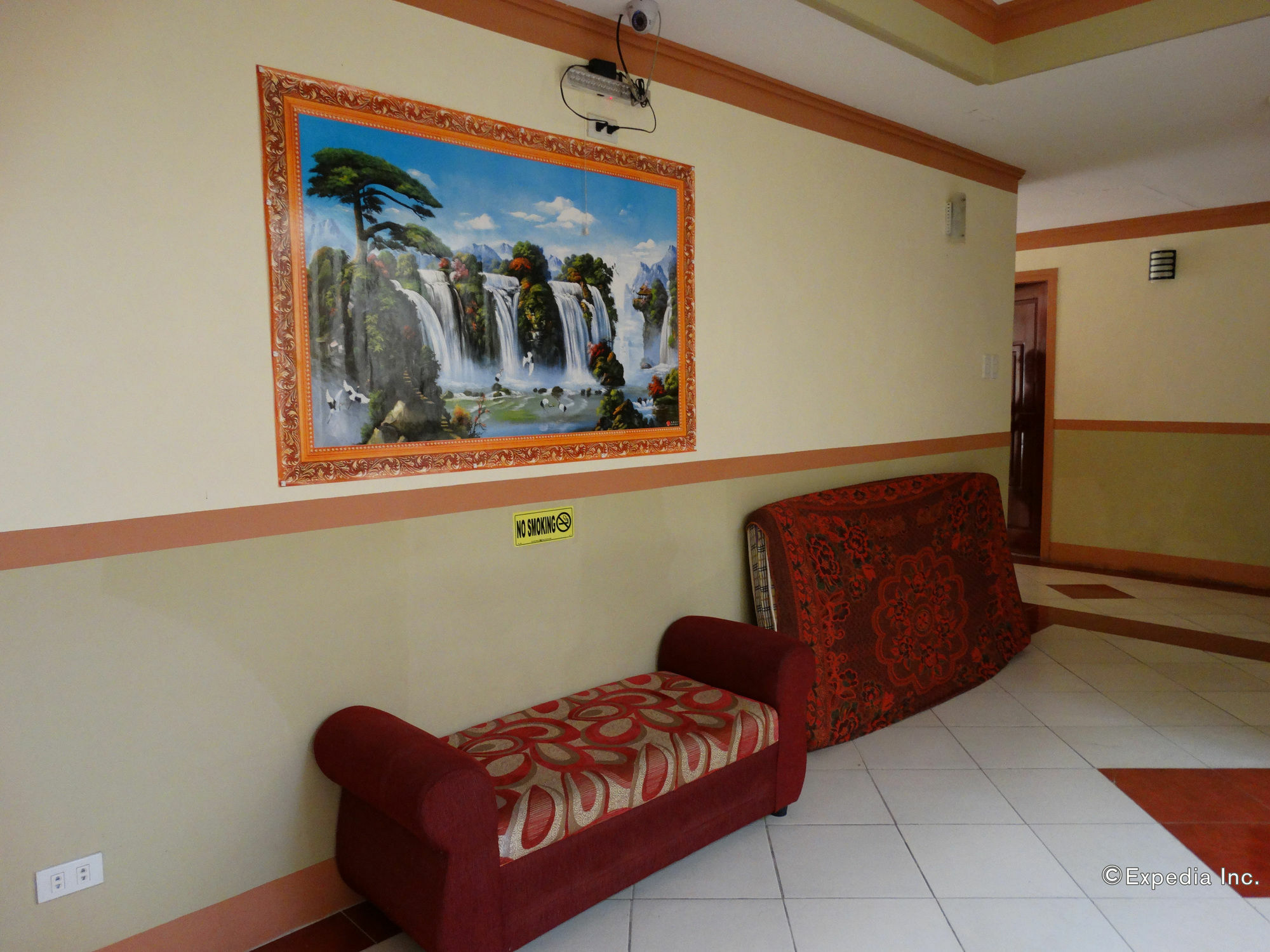 Imperial Ridge Pension House Тагбиларан Экстерьер фото